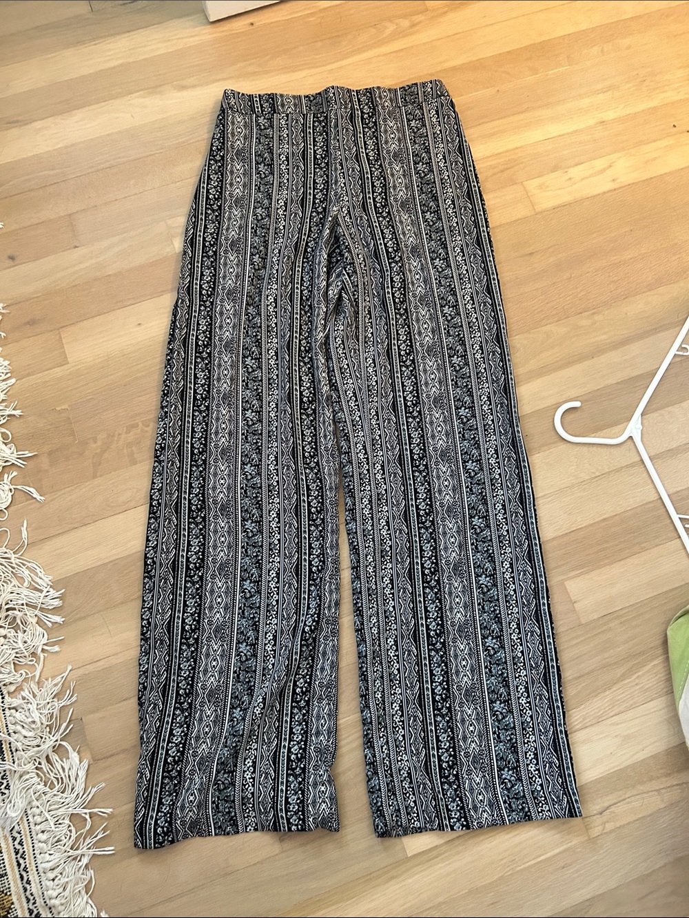 Stoosh Black and White Wide-Leg Printed Pants